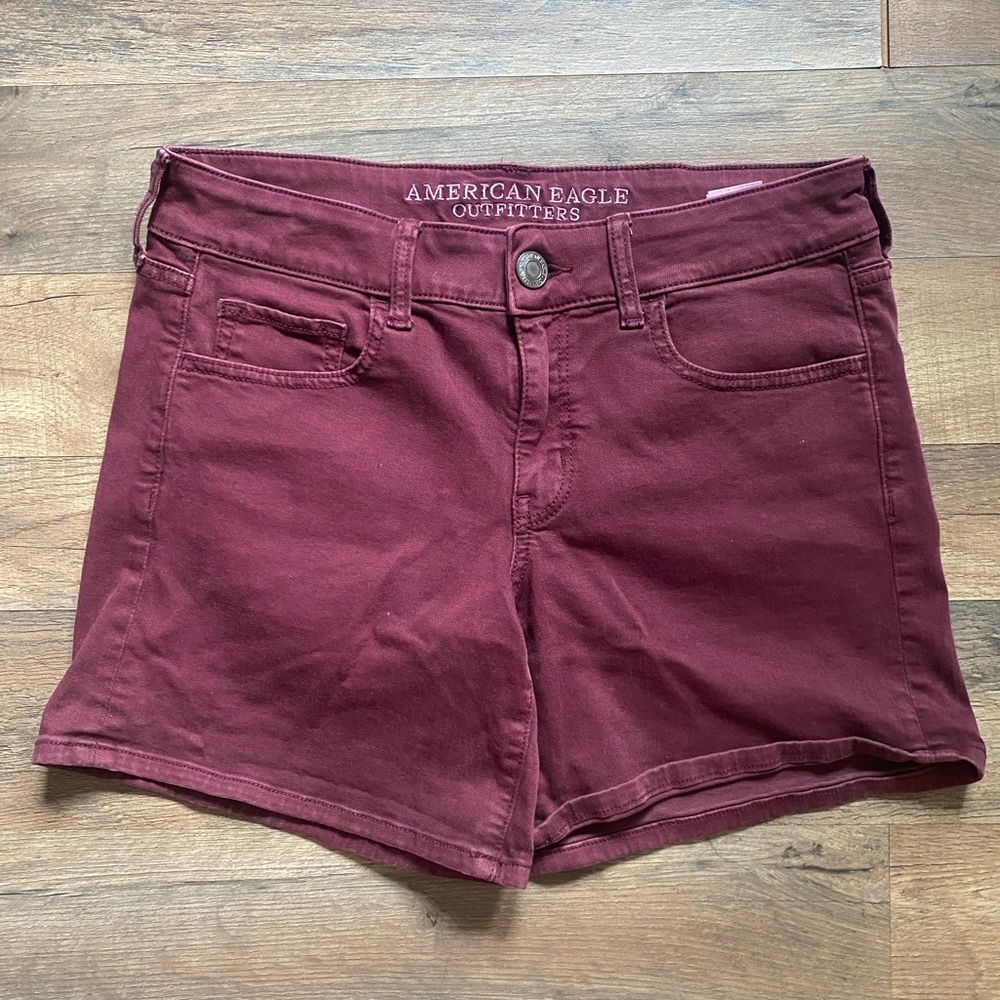 AEO Maroon Twill MIDI Shorts